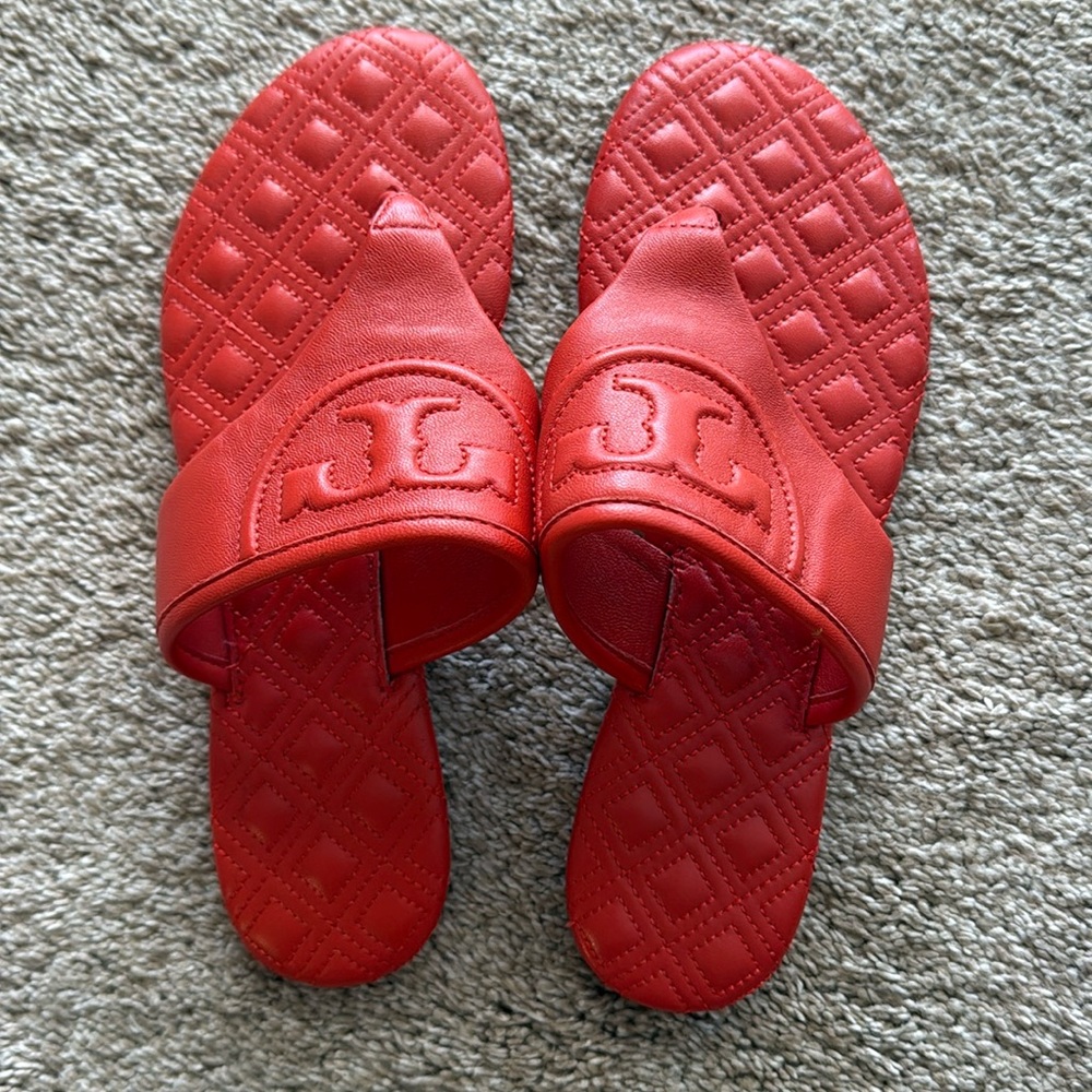 Genuine leather “T” sandals in Sz 7
